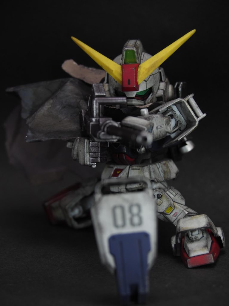 カメラアイが映るとスナイパーぽくてカッコいい自分はカッコよければ何でもOKなので、輝き撃ちに関して膝立ちの有無やシールドにキャノン乗せてるか否かは拘りません。