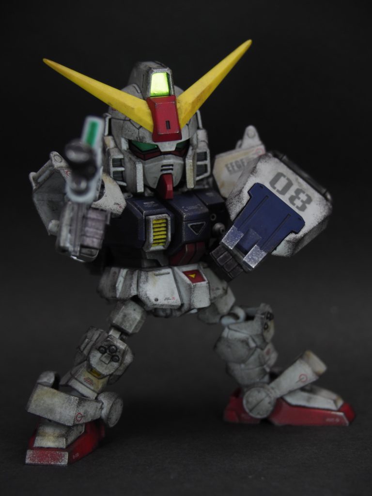 初挑戦のウェザリングですが、勝手が分からずに正直汚し過ぎた気がします・・・前半と多少慣れてきた後半とで大分差がある気がするので上半身・下半身、左右とで汚れのバランスが全然違う。。。