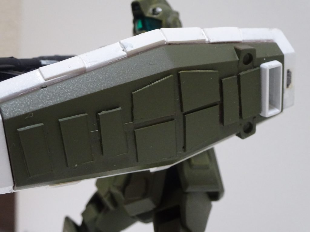 シールドはプラ板で増加装甲風に。