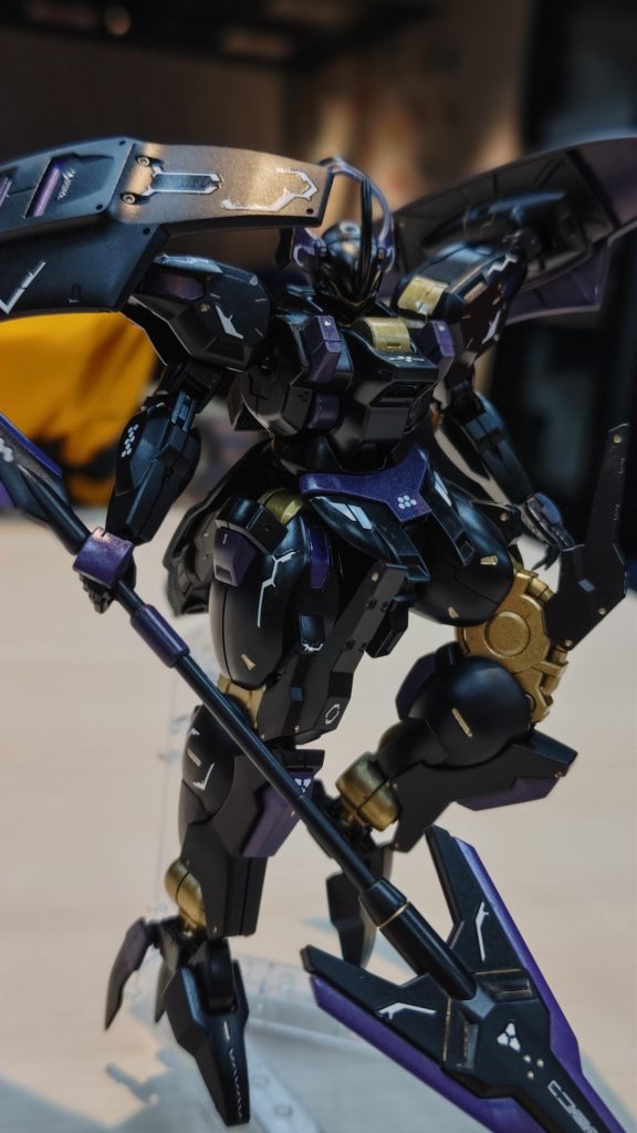 ガンスタでも投稿したオリジナルカラーのダリルバルデです!会社ラウンジも照明がもれますね!https://gumpla.jp/hg/1305011
