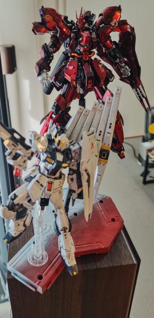 ニューガンダムと一緒にディスプレイしてます!