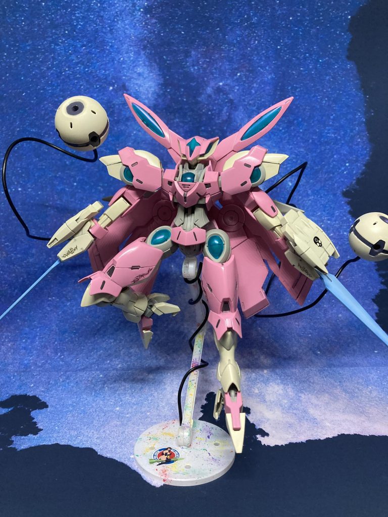 付属の台座も簡単に塗装し、動力パイプ的な感じで針金巻き付けてみました。