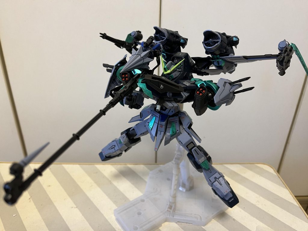 ライフルモード。やっぱポージングは無理ですコレw一応腰だめに構えることも出来るようになってるはずなんですが、そっちは本当に無理でした!