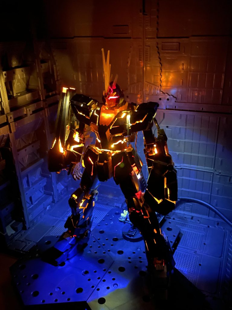 次回作は、リモコンでパターン発光・調光出来る基盤を購入してあるので何に仕込むか思案中です。