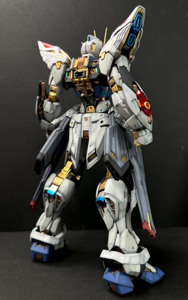 後ろ姿もマッシブよね。。