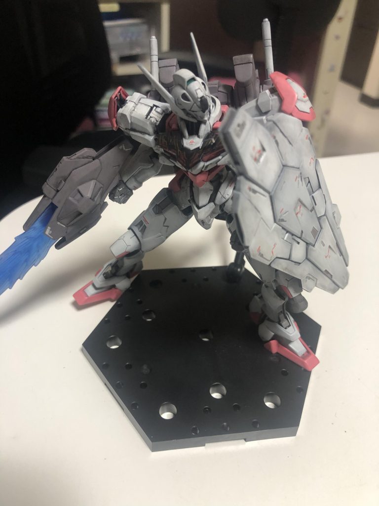 あまり明るくならないよう暗めの色彩でグラデーション塗装したのですがあまりわからないですね😭塗装技術もまだまだです😭