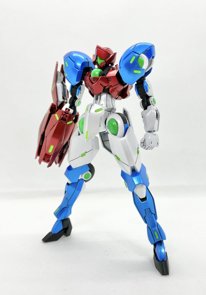 メトロイド•ドレッドverサムスの特徴的なカラーリングを、ホワイト部をパールコーティング、ブルー&レッド部はメタリック、センサー部などは、蛍光グリーンで着色して再現させてます。