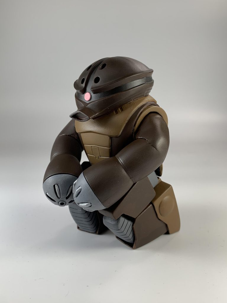 正座をするアッガイ
