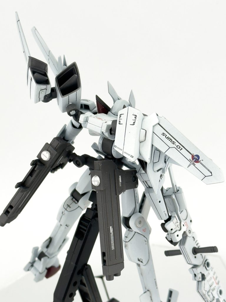 ウイングユニットはかなり自由に動かせます。