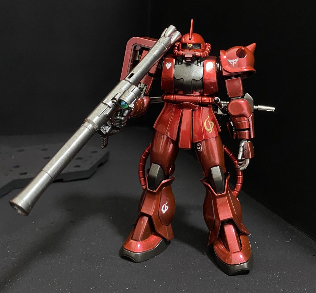 下地は、EXブラック胴と腰をメタリックレッドの上にディープクリアレッドを塗ったが思ったより暗い赤にならなかった。四肢は、クリスタルカラーのダイヤモンドシルバーを使用可動軸、手などはスターブライトアイアン黒色の外装はメタルブラック