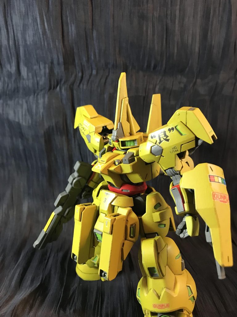 ジオの黄色って何色?って所で完全に手が止まってたんですが劇中設定作例全部違ってるような気もするし、こんな色の作例もあったかもと妥協しました。いつものように目につく所だけ弄って本体は弄ってない緩い改造です。