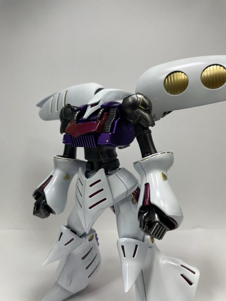 肩のバインダーはバックパックに改修。肩が無くなったので転がっていたバルバトスの肩を拝借しました。胴体と腕もジャンクパーツを使って延長してます。