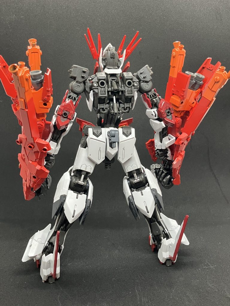 装甲が外されたことにより機体が軽量化された代わりに防御力がかなり落ちる為敵機体の攻撃を少しでもくらうと大ダメージを受けてしまう