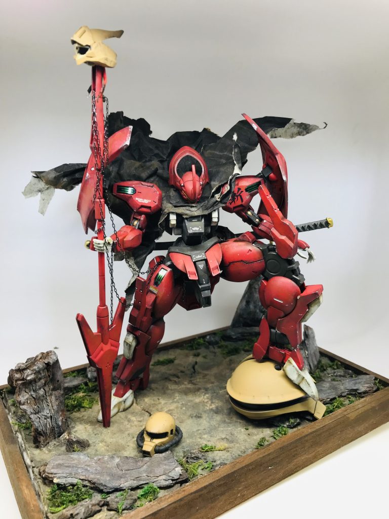 ジオラマ風に撮影辺りに頭部が転がっていて戦国時代で活躍する猛将感が増したのではないでしょうか狂気がみなぎってますね😨