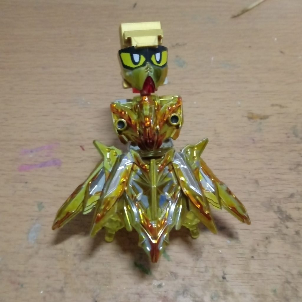 最初は基本色に透明イエローのみを塗ったのですが、ターコイズゴールドに見えて透明オレンジと合わなかったので、基本色に透明オレンジをごく少量加えてオレンジの組み合わせにしました 黄色をより一貫性のあるものにします