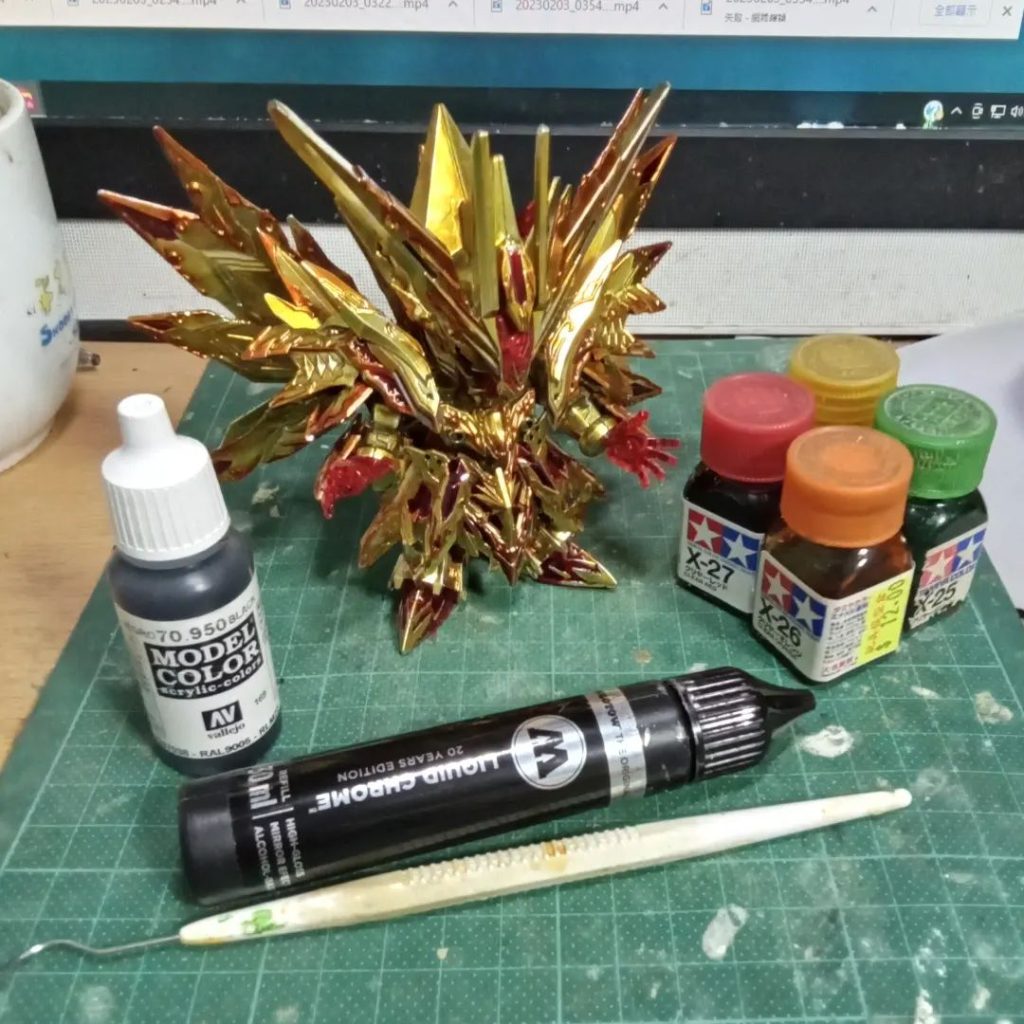 このガンプラで使用されているすべての色とツール筆やガンダムマーカーを一切使わず、下の歯科スケーラーのみで全塗装を行い