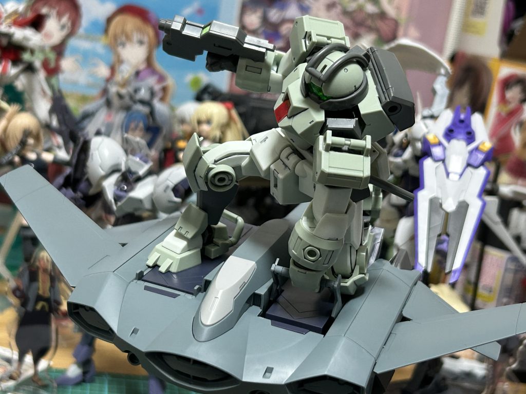 そしてつい先日発売されたSFS、ティックバラン。まだザウォートが組めていないので代わりにと乗っけたデミトレーナーでしたがかなり様になっててとても良き…