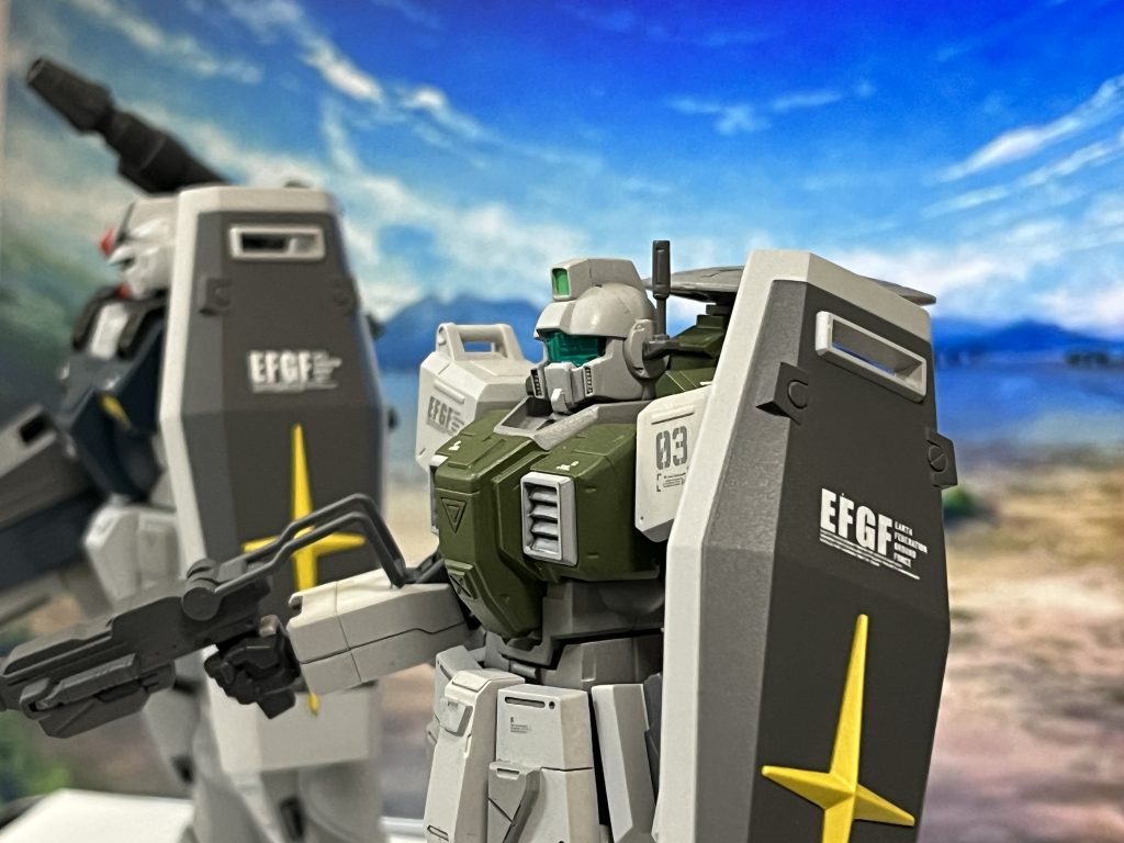 頭部には高性能の通信機を搭載。僚機へ敵機の情報伝達に貢献した。