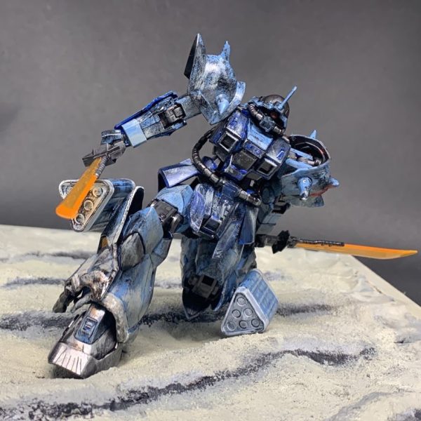 折れた腕を上げよ、立てぬ足で前へ