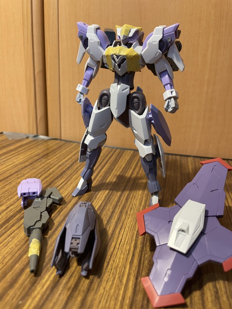 わかりづらいですが腿のスラスターはジークルーネの軸ごと移植しているので軸回転と若干ボール外側に可動します