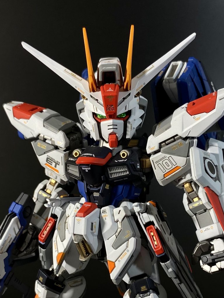 そして完成へ!! 造形、ギミック、可動とどれも素晴らしいキットでした。今後のシリーズにも期待です。以上で解説終了です。御覧頂きありがとうございました。