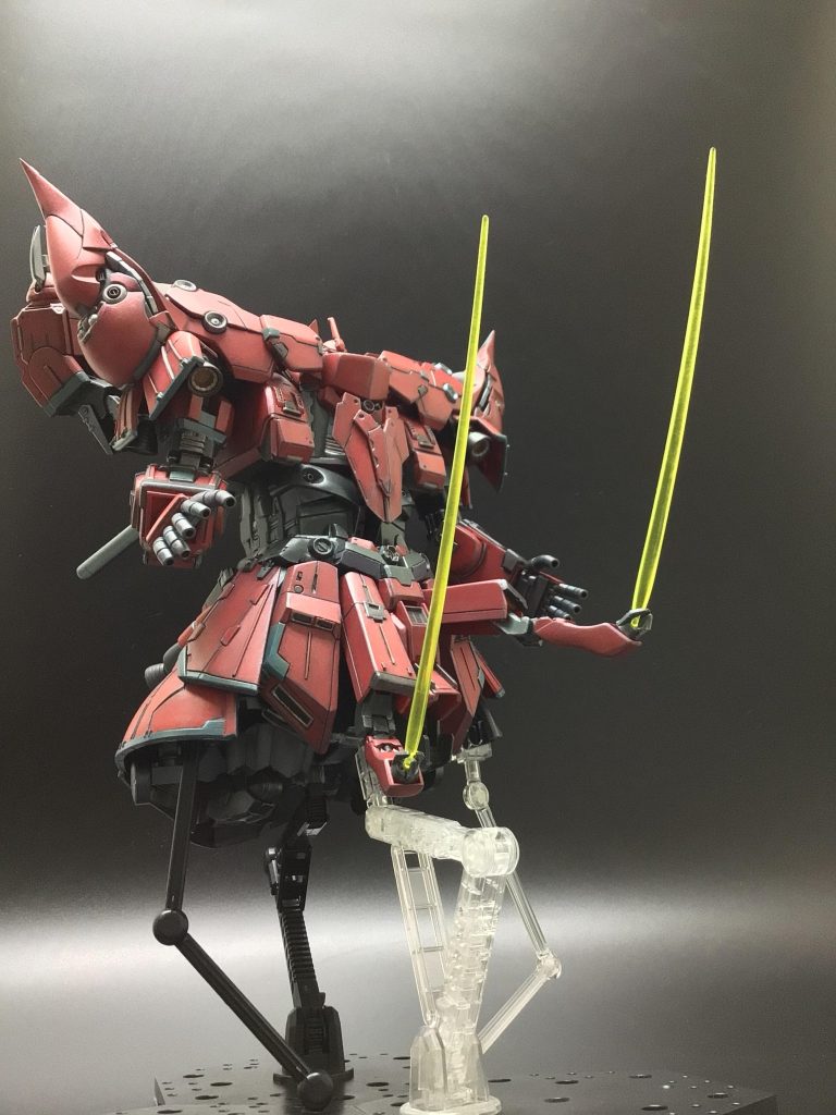 隠し腕大型ビームサーベル