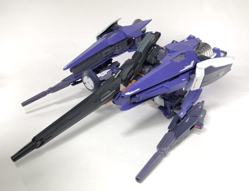 狙撃ポジションへの迅速な移動のために変形機構を追加。