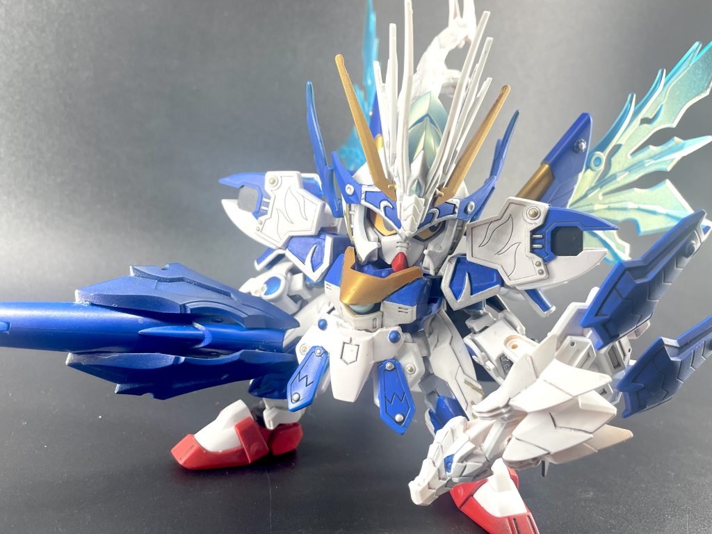 カラーリングはガンダムホビーライフ015のV2の作例を参考にしました。