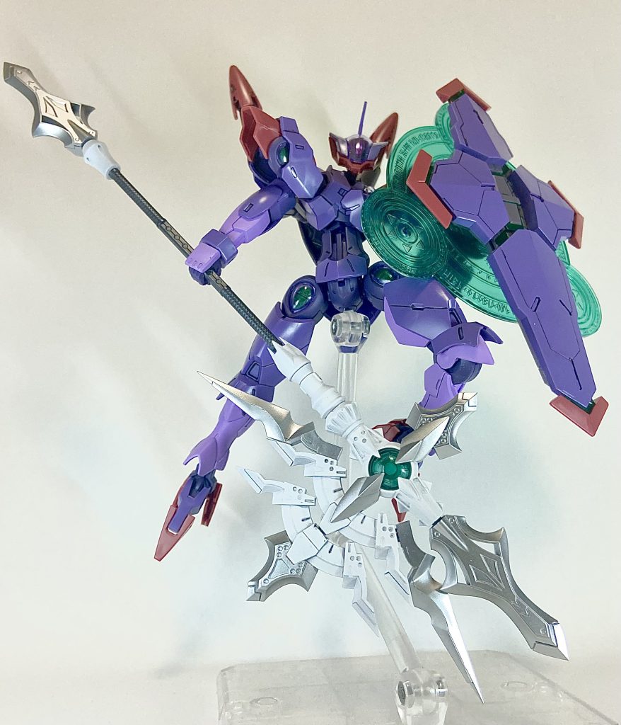 武装はべギルベウでも使用した武装を組み替えてアックス＋大盾という中世的な武装にしてます。