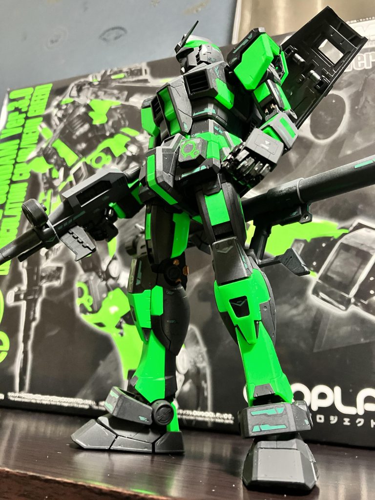 トップコートかけたらグリーンが何だか蛍光のように見えて。