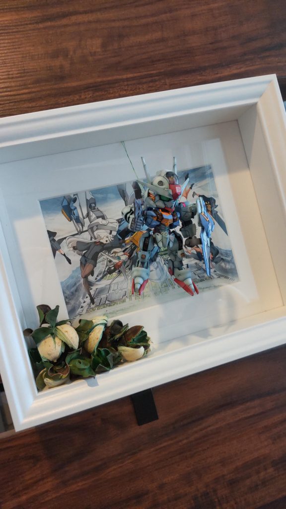 フォトフレームなので置くだけではなくて、壁に掛けることもできます。