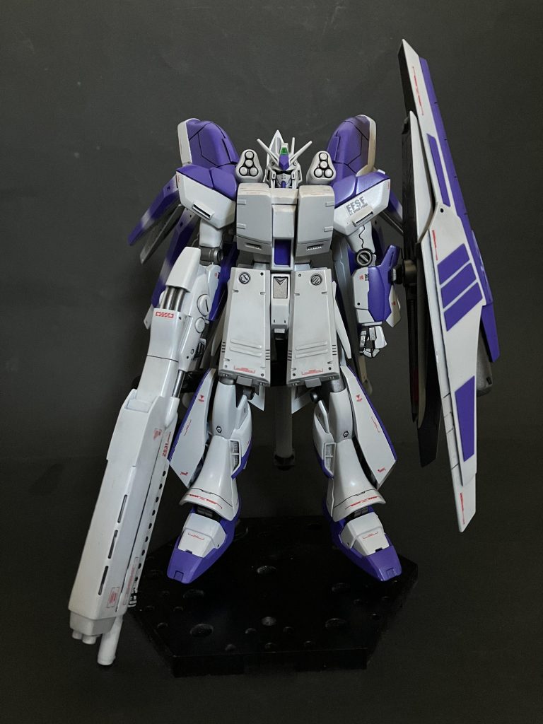 ベースの白はガイアノーツ NAZCAカラー の ニュートラルホワイトでうす〜いグレーを選びました