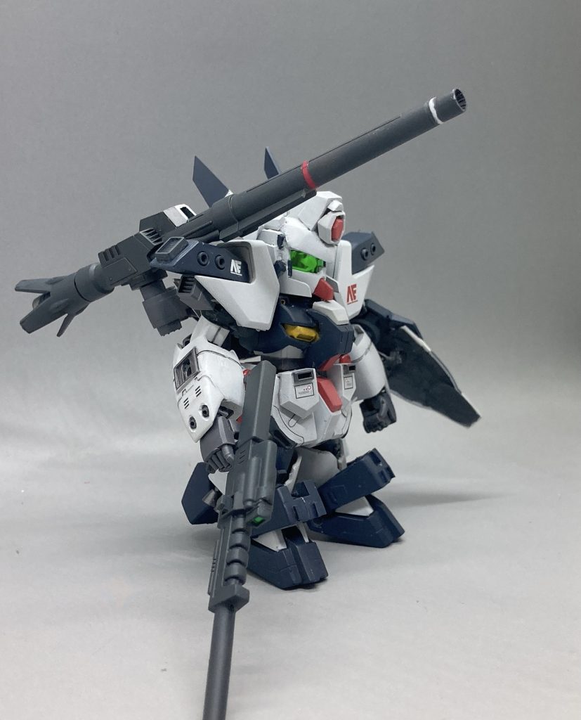 武器は1/100のままなので、キャノンを展開することもできます。