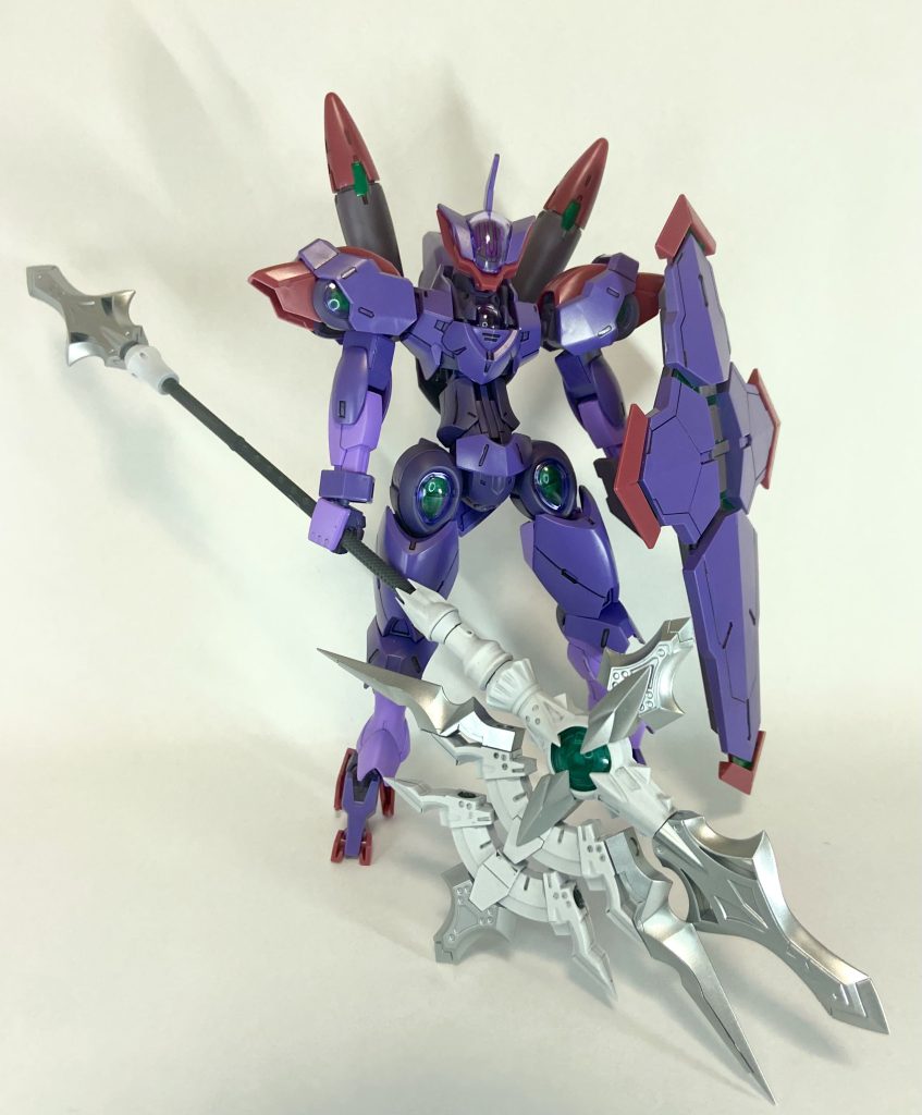 基本はキットのまま製作してますが、腕と脚の赤が好みではなかったので、べギルベウのパーツを流用して色返してます。