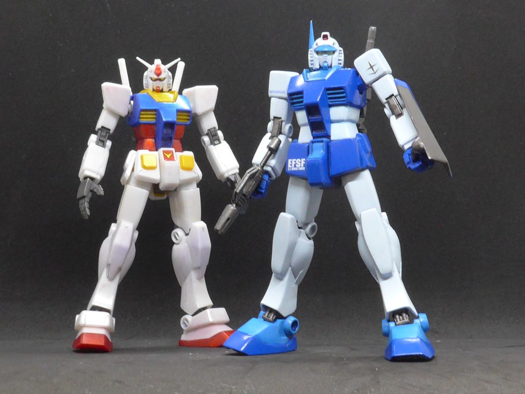 終戦後、「別案」がマグネットコーティング(MC)であることを知った開発チームは、今後のMS開発の参考との名目で、MCのガンダムを復元し（過去投稿しましたリバイブグロスインジェクション再登場）、ジムライトアーマーの元パイロットに両機の試乗を依頼し、結果のフィードバックを受けた（今後の参考とは名ばかりで、当時のプロジェクトがなぜ失敗に終わったのかを知りたいとの欲求が優先されていることは言うまでもない）。少なくとも操縦の様子を外から見ている分には明らかにLAが優れているように見えたが・・。