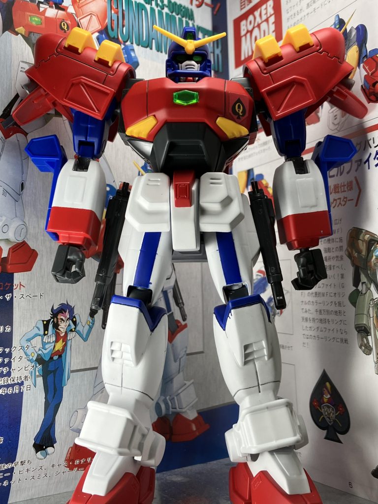 アニメを見てマックスターの魅力に惹かれキット即購入！合わせ目消し、部分塗装、筋掘りと旧キット作成では避けては通れない工程を時間をかけて作成しました。部分塗装はマスキングが甘く少し失敗しているところがあり、塗装後の組み立て時に塗装剥げを起こしたりとトラブルに合いましたが満足のいく出来になりました！！(膝色は本来であれば赤なのですが間違えて青で塗ってしまいました…)残念ながらボクサーモードは無しです💦