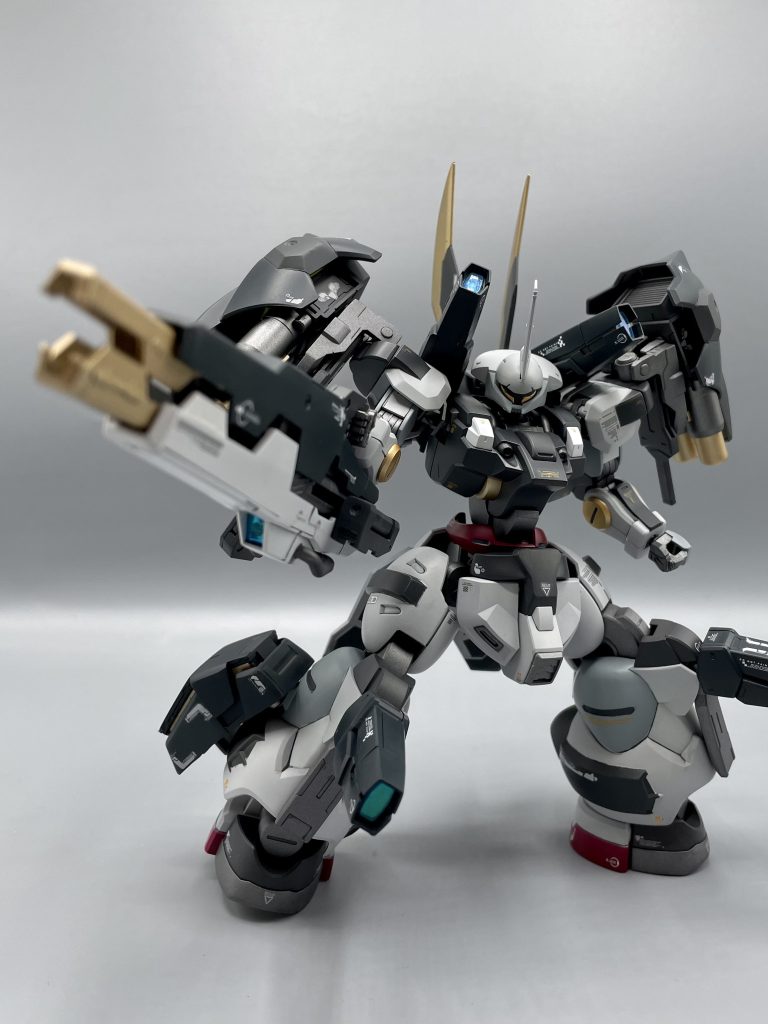 GNバズーカはヴァーチェのものを上下カラーリングを反転させ、下持ちさせています！