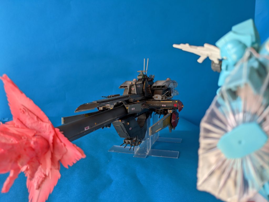 さて、『リーンホースJr.』いかがだったでしょうか？この作品を見て『機動戦士Vガンダム』に興味を持って頂けたら幸いです。♪いくつもの愛、重ね合わせてっ果〜てることないッスペースライツに〜ッそ、らいくぁんあ〜いああぁ〜いッ！めるてぃいんとぅいめーじおおぉぉぶ！ぎゃらくすぃ〜うぃずゆ〜♪うぃずゆ〜（エコー）いよいよ店頭に『ガンダム』しか並ばなくなった今。それでも我々モデラーは腐らずに日々新しいガンプラを生み出していく。熱い時代とは思いませんか？