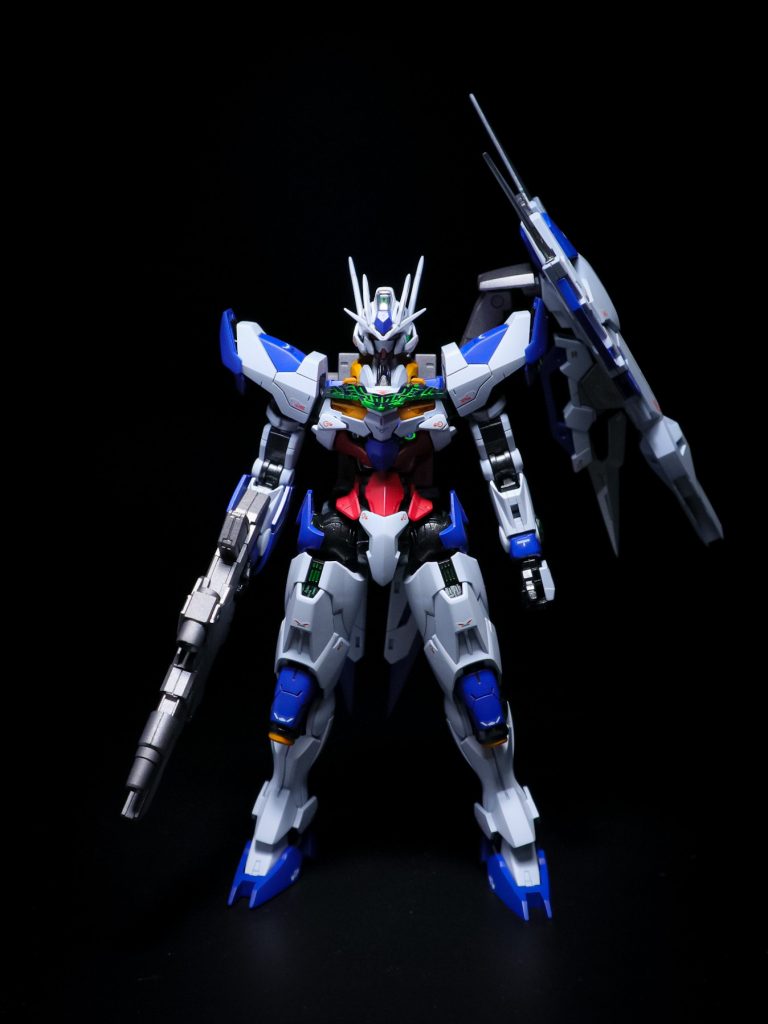 ルブリスや後のエアリアルに比べて積極的な攻撃や近接戦闘を重視した武装構成となっており、より兵器としての側面を追求したプランとなっている。