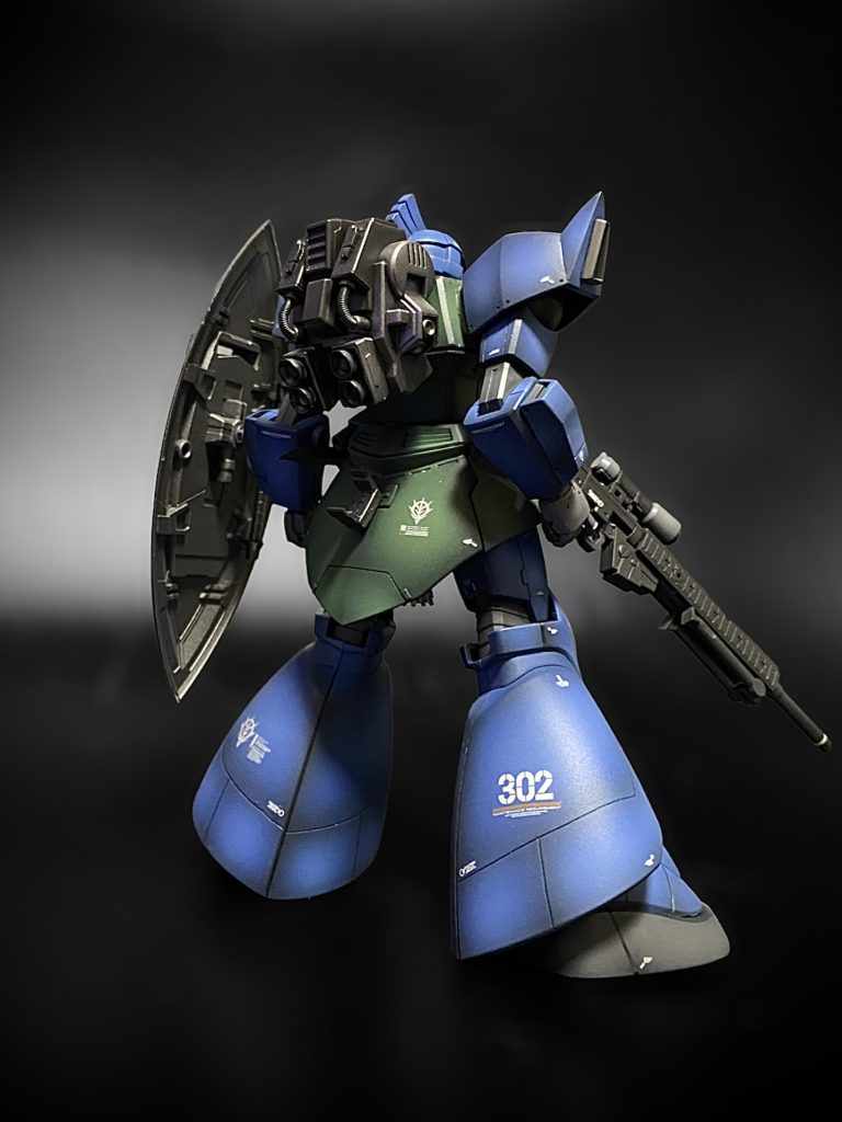 ノーマルなゲルググでは、中隊長としては可哀想なのでバックパックだけでもいいモノにしてあげました。