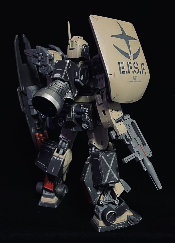 右シールドがガチャポンのガワ