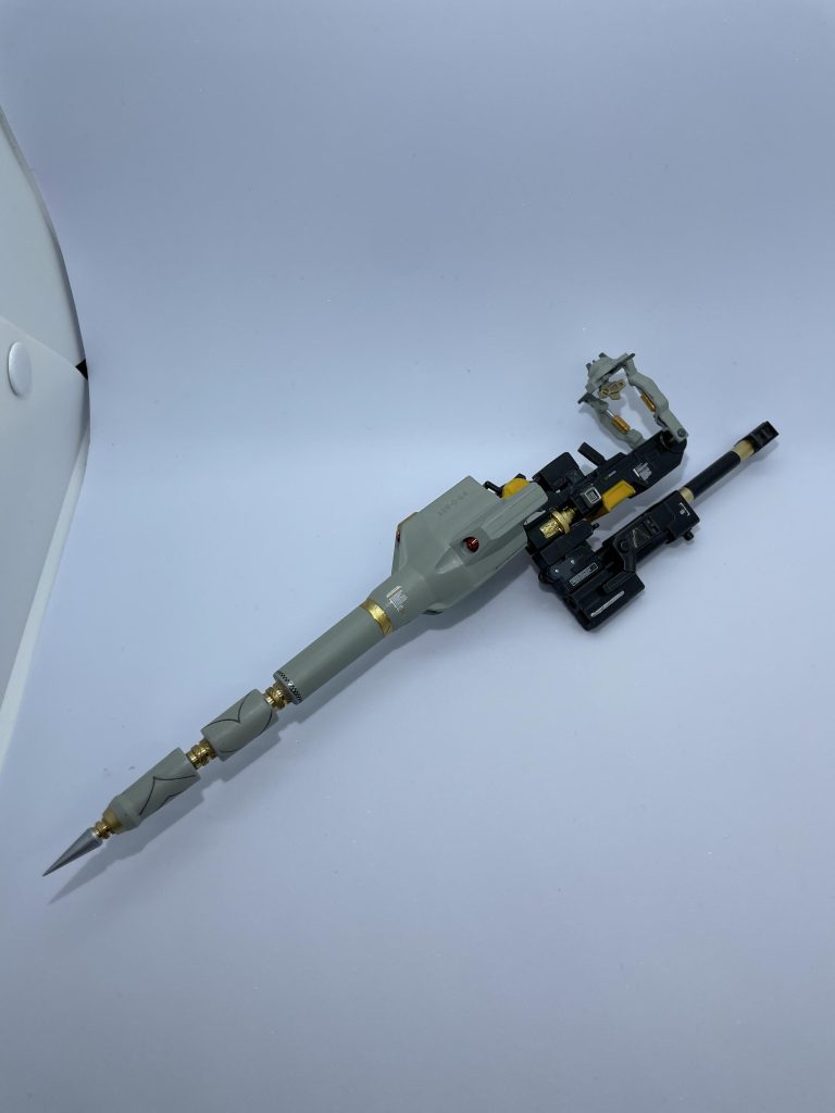 ガンランスです。長くなったのは間に入れたメタルパーツのせいです。なんか回転しそうで好きです。