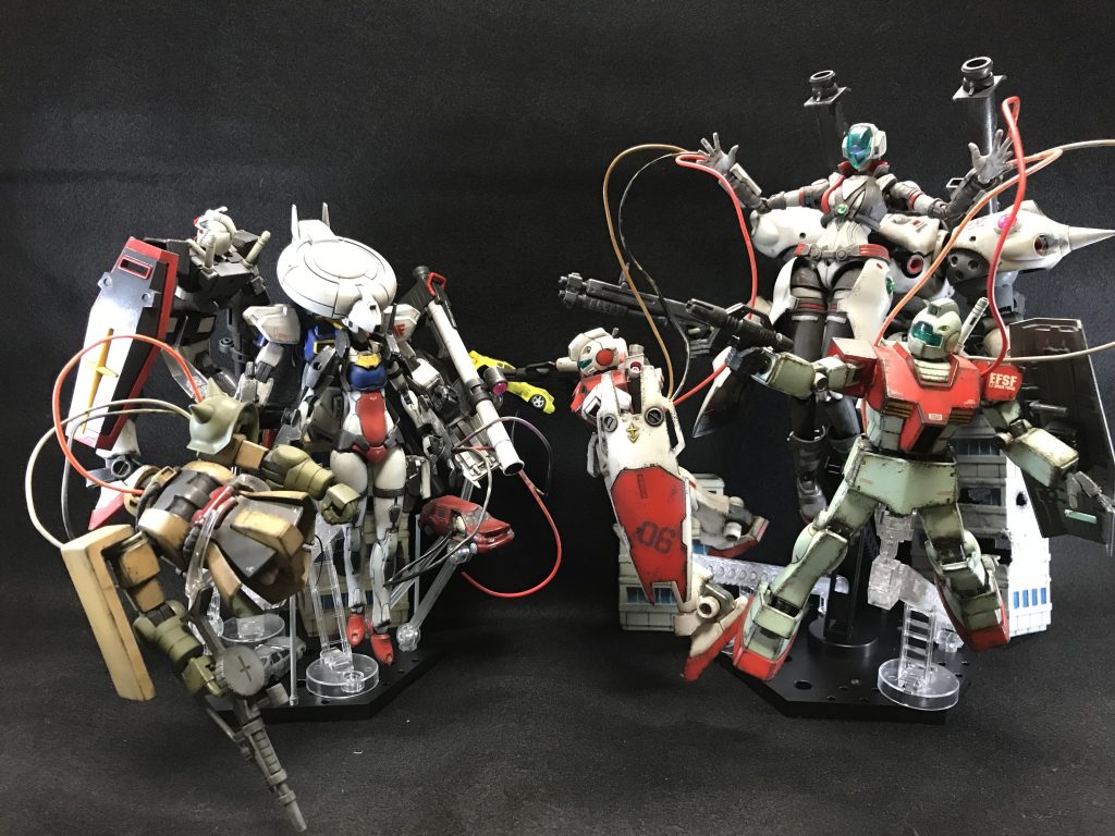 2大エイリアン激突!!👽はっきり言って場所取ります…今回はMGケンプファーを使用したせいで、デカすぎていつものお手軽撮影ブースが使用できませんでした…😨黒バック…見にくくてすみません