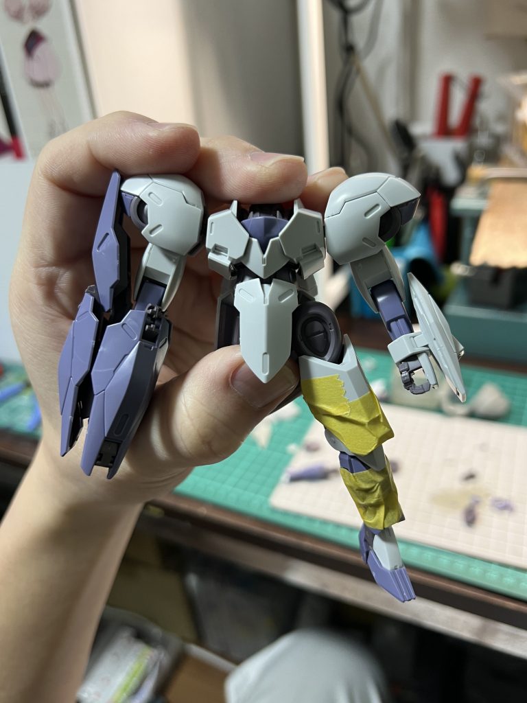 腹と足を短縮化しています