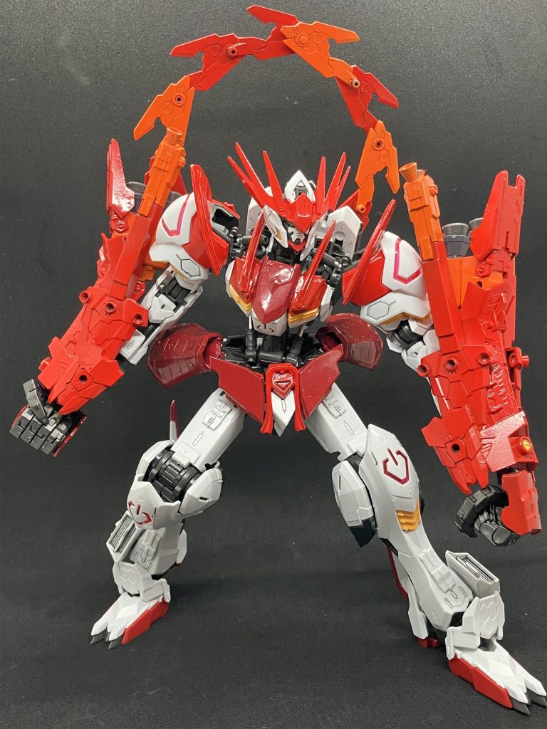 機動力も極限にまで上昇されており素早いスピードで敵を翻弄させ無数の打撃を与える