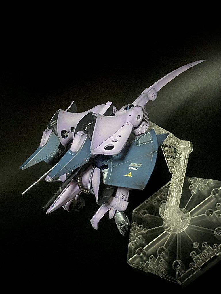 珍しく変形機構もそのまま生かしました。