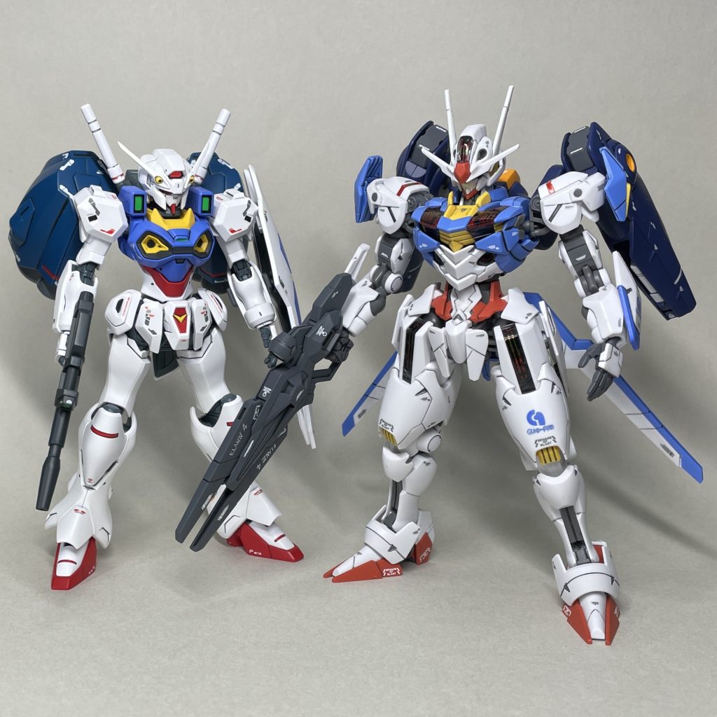 エンゲージゼロと並べて まえ フライトユニットとほぼ同時期に出荷されたエンゲージゼロと並べてみました。どちらも女性パイロットの機体です。