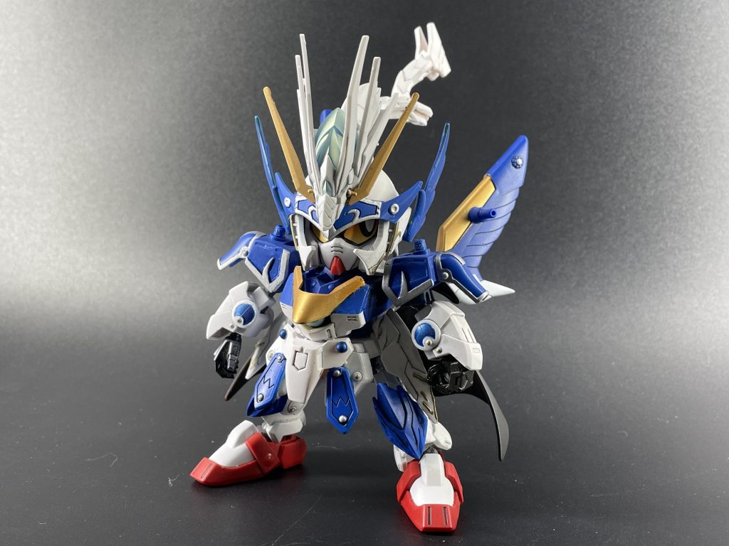 趙雲ガンダムと武者飛駆鳥、SDのV2ガンダム、シャイングラスパードラゴン、ナイトストライクあたりをミキシング。