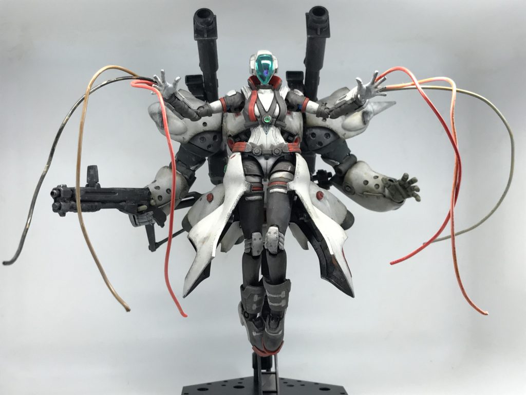 ジオラマなし状態第二のエイリアンレディ(マリオネットタイプ)ですマリオネットということでマジシャンっぽくしましたはい、スマホを横にする事で横幅が広い作品も全体が映ることを学んでいます🙄(小さくて見にくいですが…)