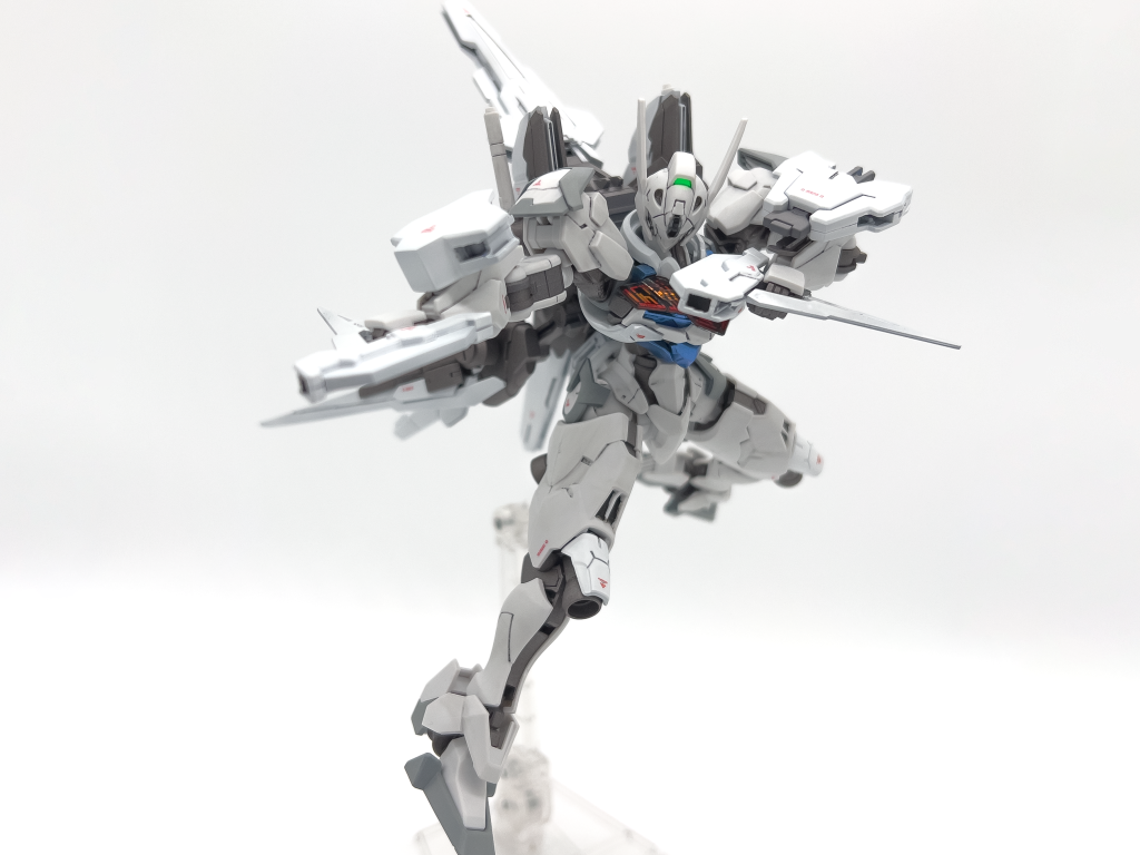 ビットオンフォームではハンドガンの2丁拳銃で射撃。 